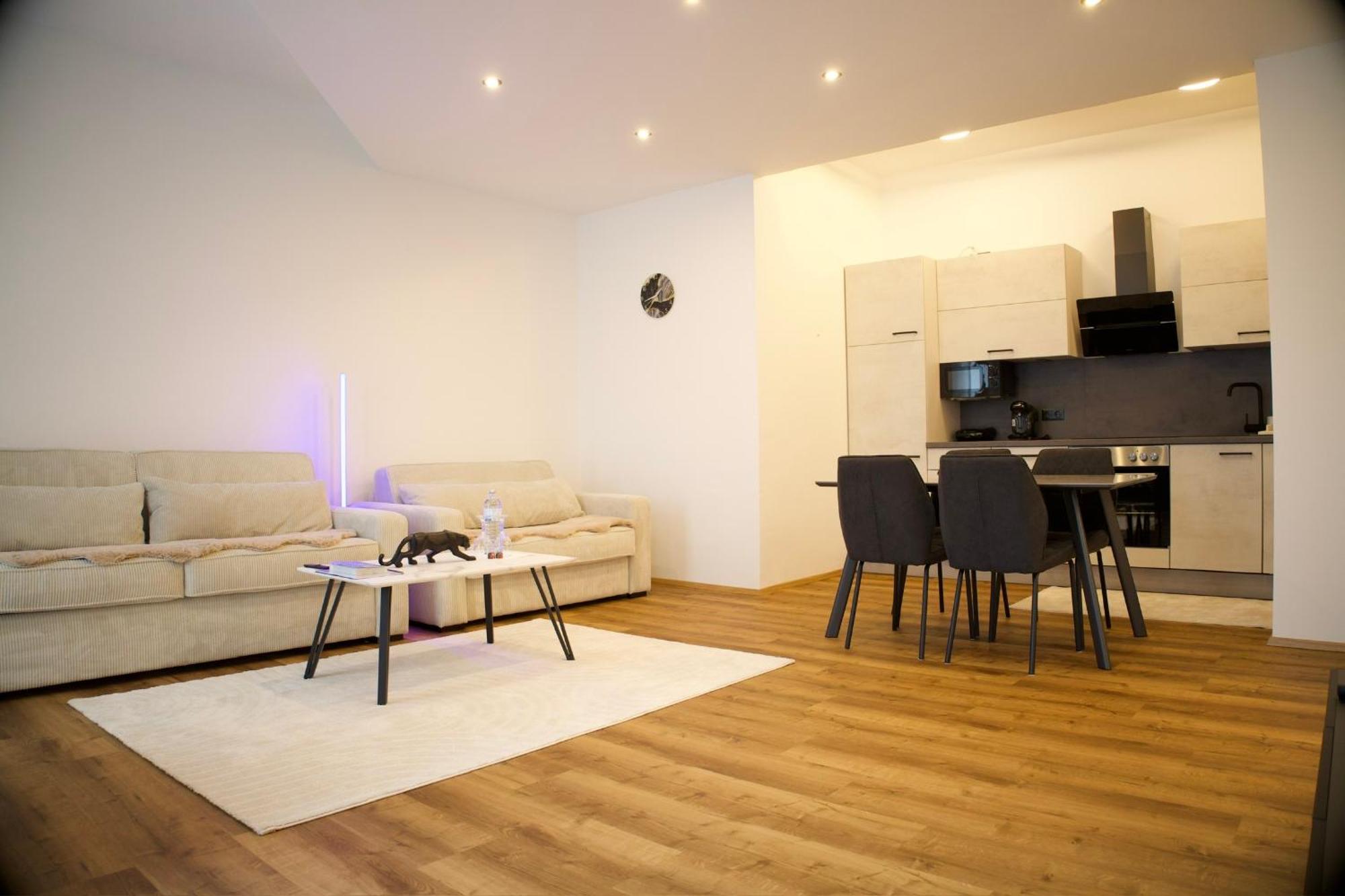 Dc Lofts I Modernes Loft In Der Stadt Salzburg Fuer Bis Zu 5 Personen Buitenkant foto